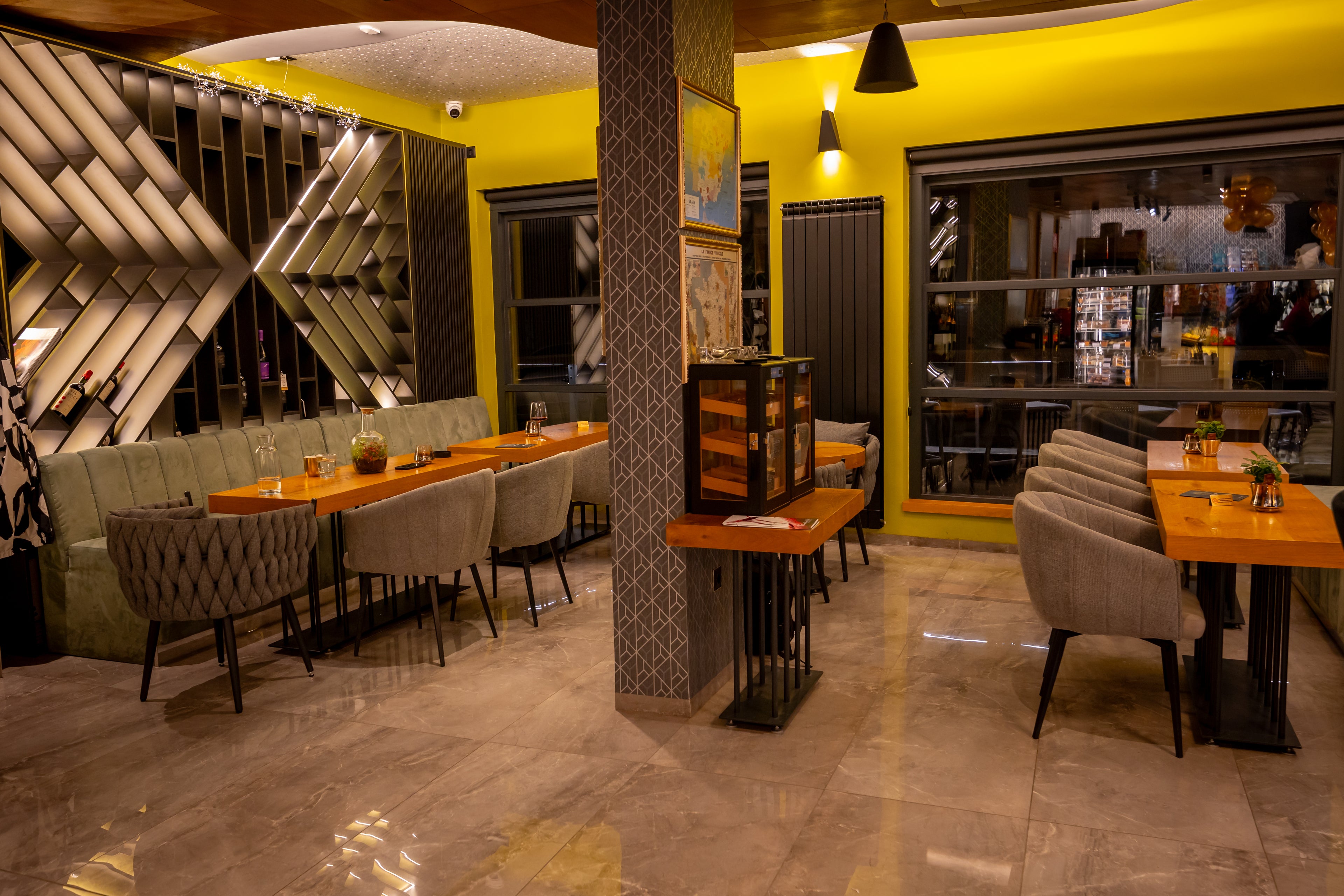 Вътрешен салон